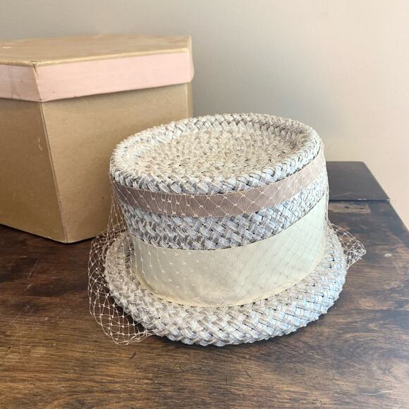 Vintage Union Made Woven Straw brimmed hat Mesh Ribbon detail original hat box - Picture 1 of 15